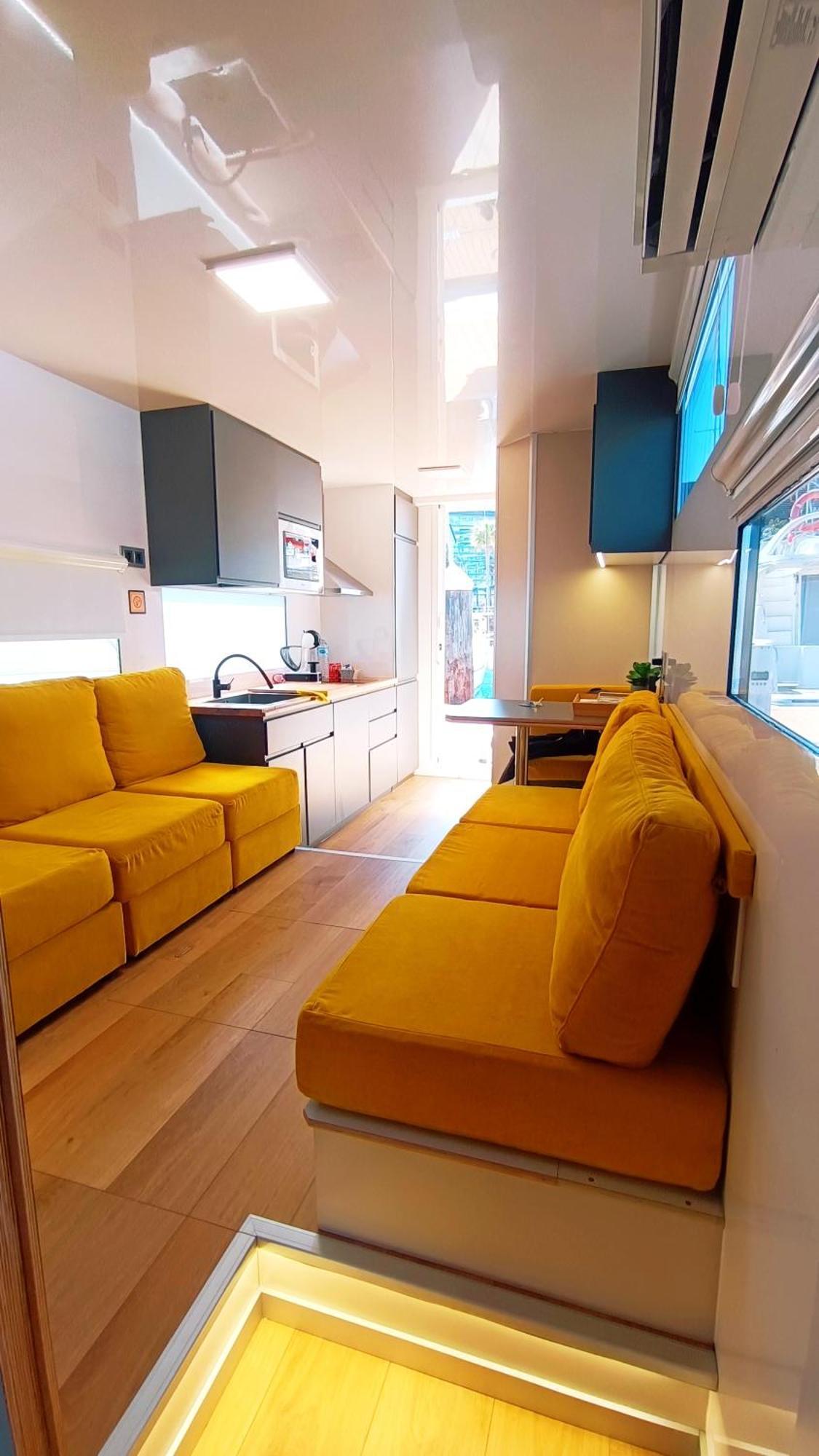 Casa Flotante En El Puerto De Vigo - Different Charter Exterior foto