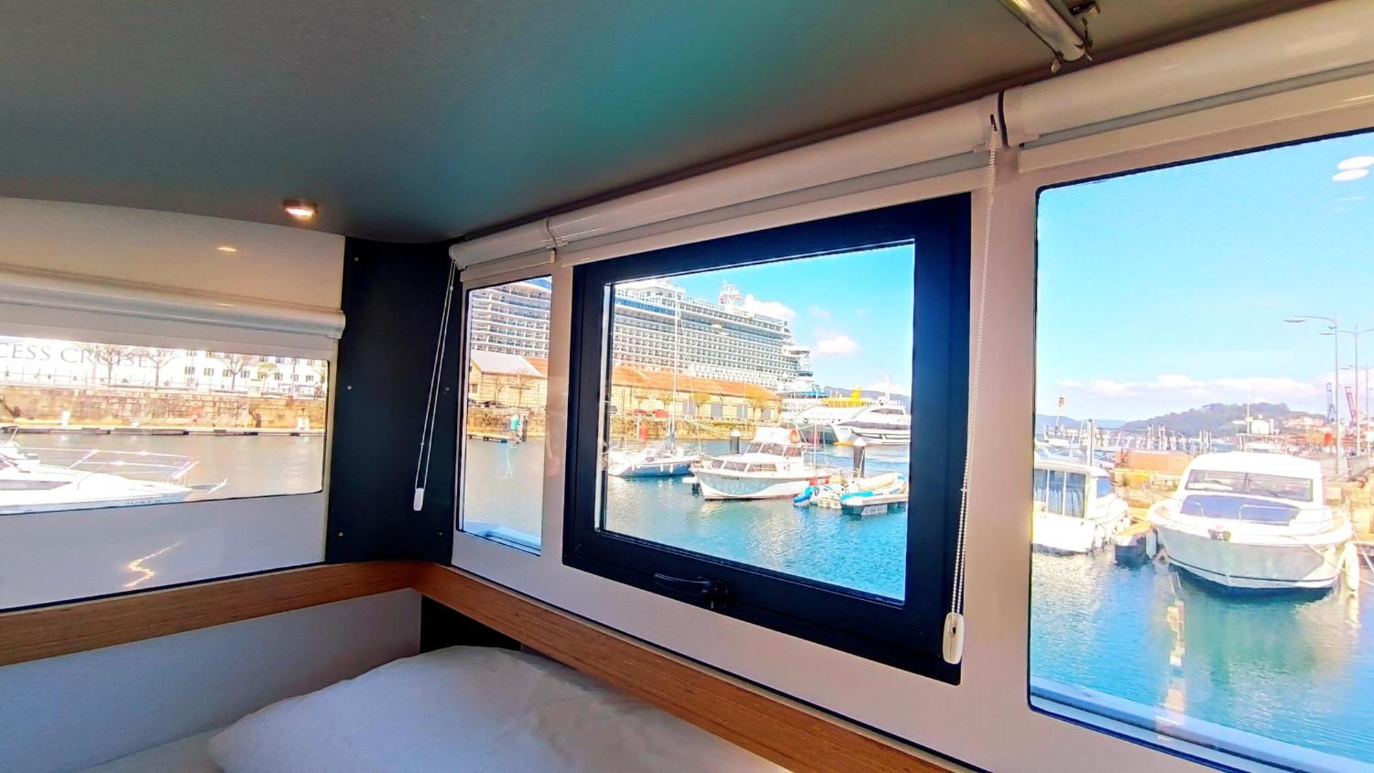 Casa Flotante En El Puerto De Vigo - Different Charter Exterior foto